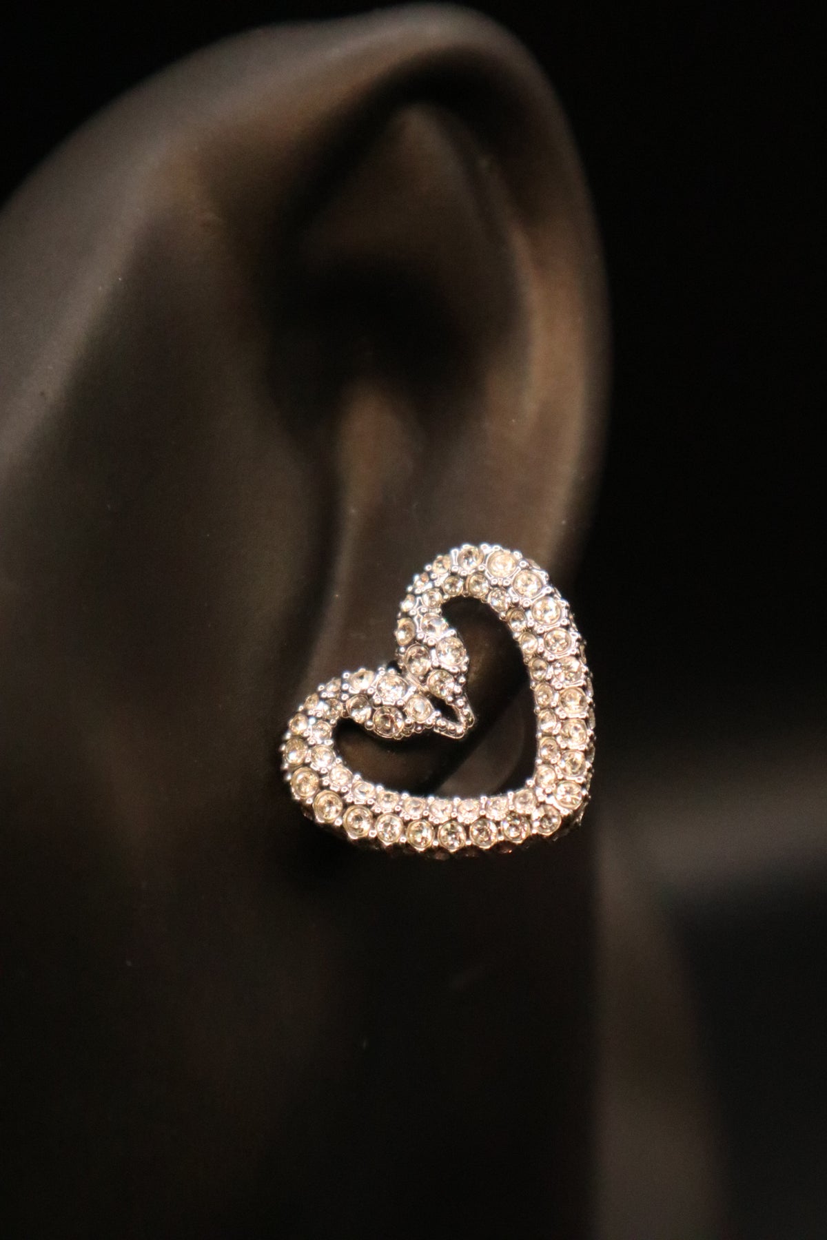 VINTAGE SWAROVSKI RHODIUM PLATED SWAN UNA HEART STUD EARRINGS