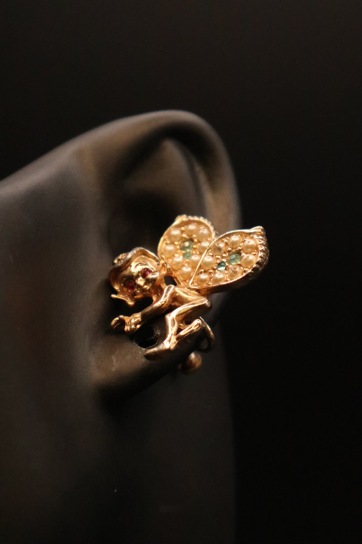 VINTAGE SCREWBALL PIXIE GOLD TONE EARRINGS WITH TEAL STONES AND PEARLS
