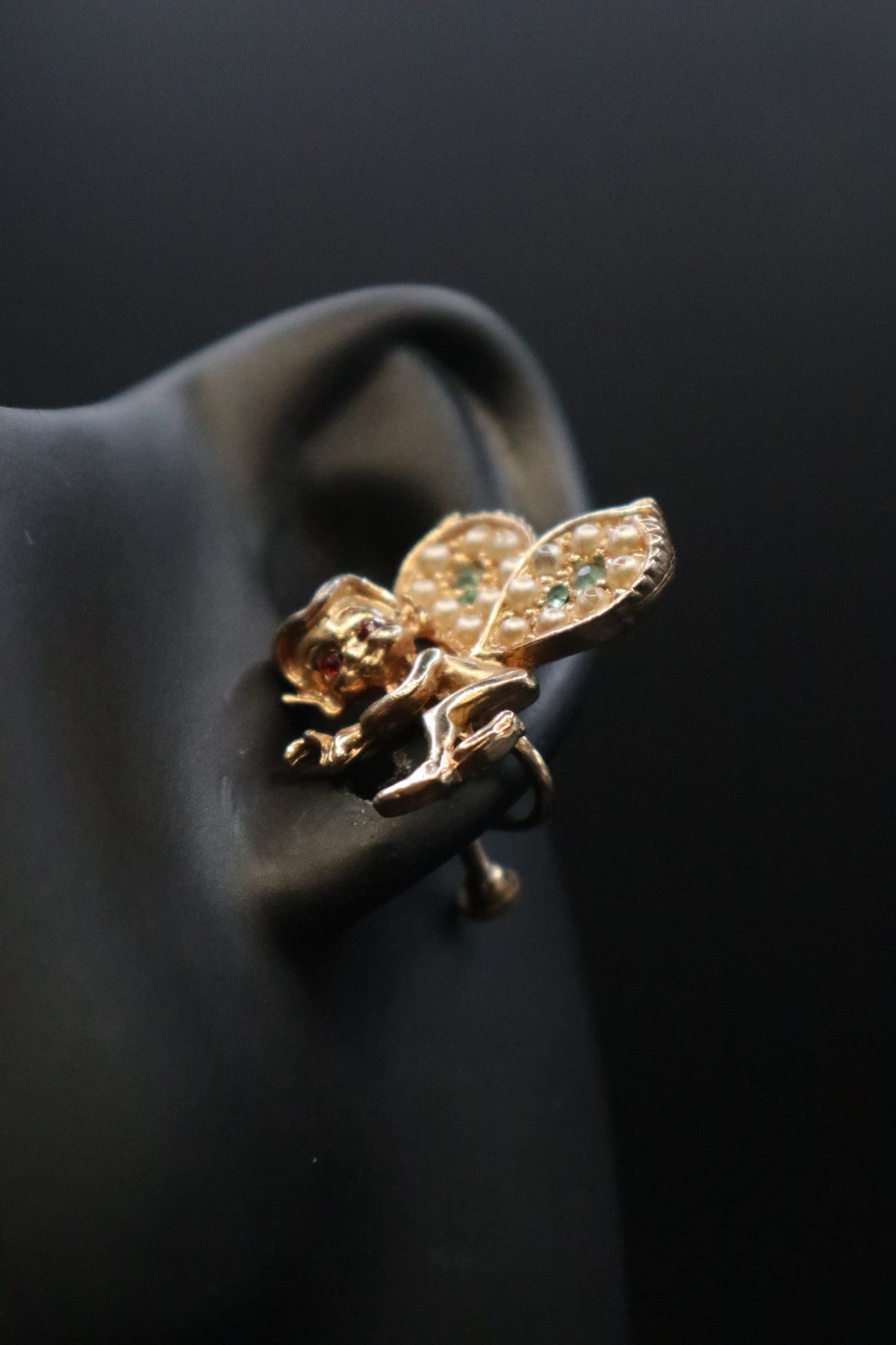 VINTAGE SCREWBALL PIXIE GOLD TONE EARRINGS WITH TEAL STONES AND PEARLS