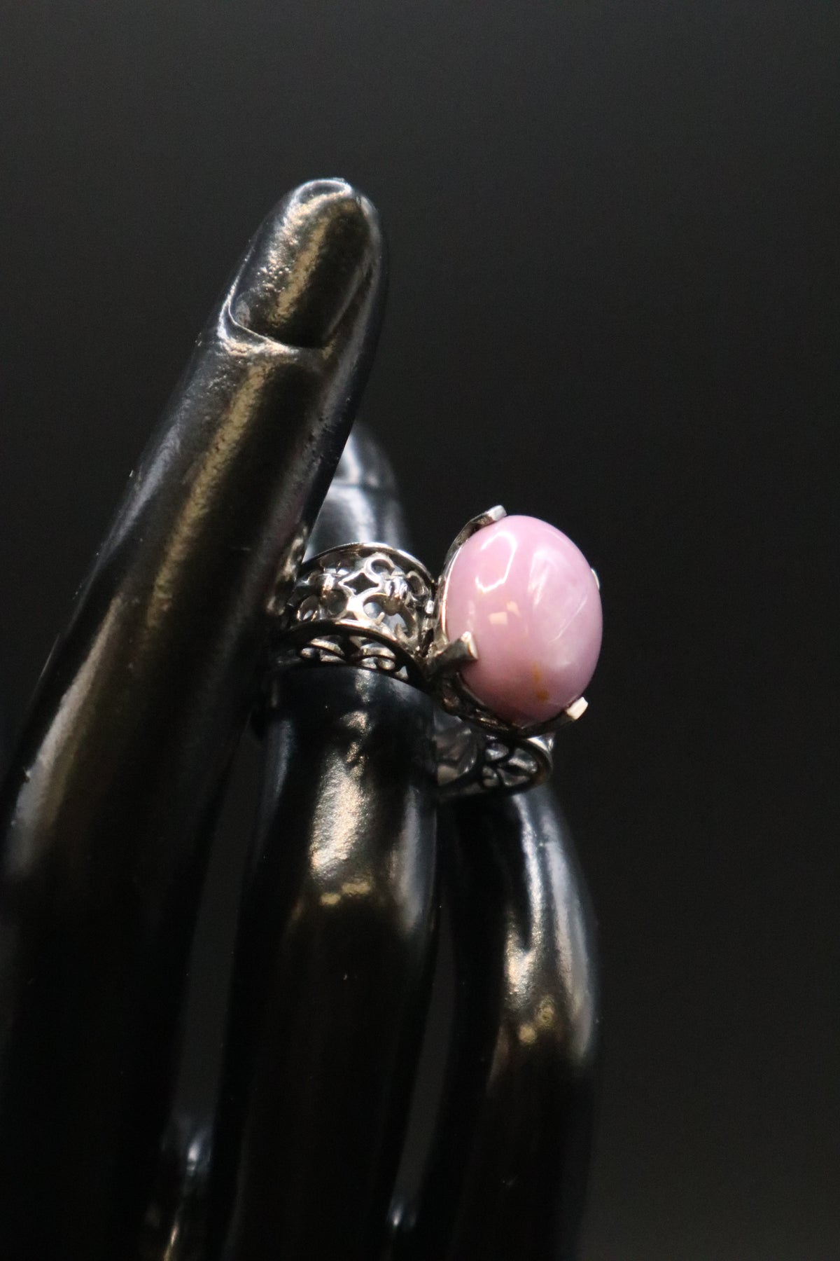 KARIS STS LAVENDER CABOCHON STONE RING SIZE 6