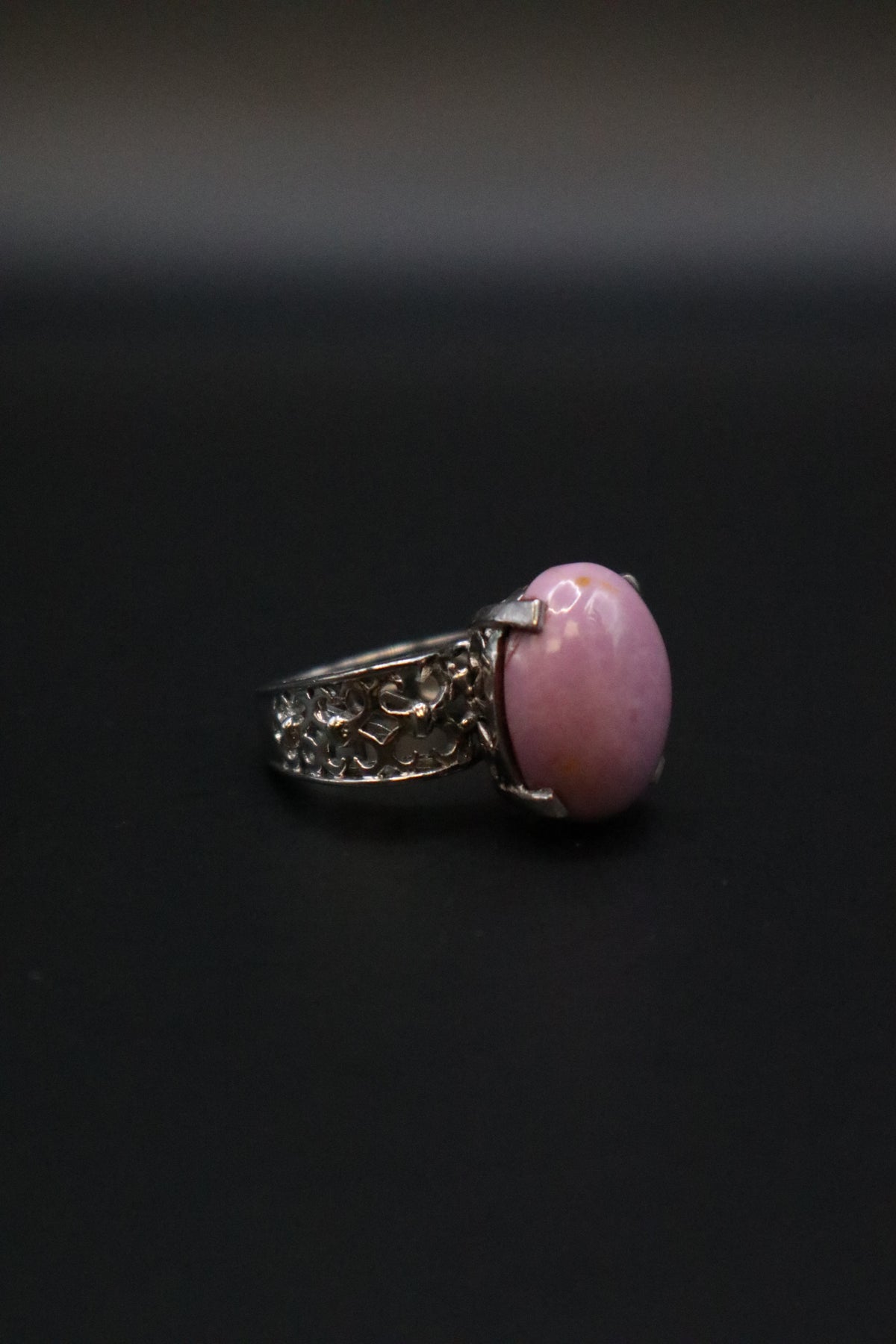 KARIS STS LAVENDER CABOCHON STONE RING SIZE 6