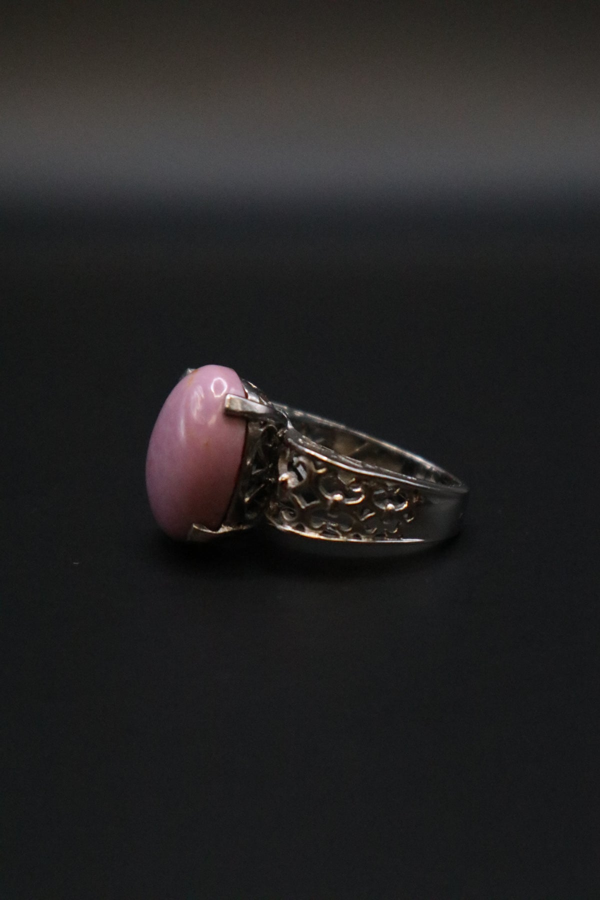 KARIS STS LAVENDER CABOCHON STONE RING SIZE 6
