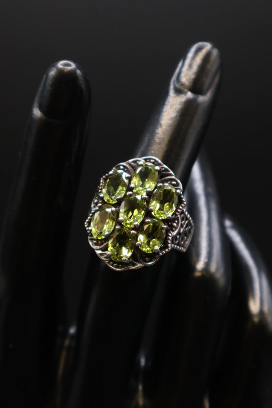 VINTAGE 925 RJ SIGNED STERLING SILVER PERIDOT RING SIZE 6