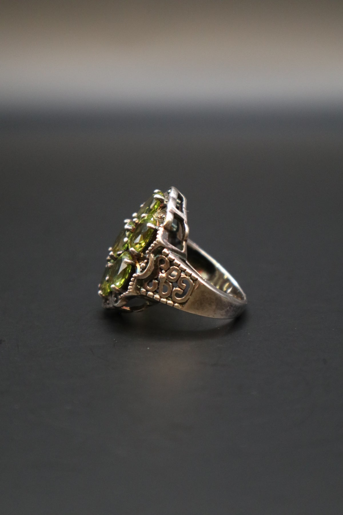 VINTAGE 925 RJ SIGNED STERLING SILVER PERIDOT RING SIZE 6