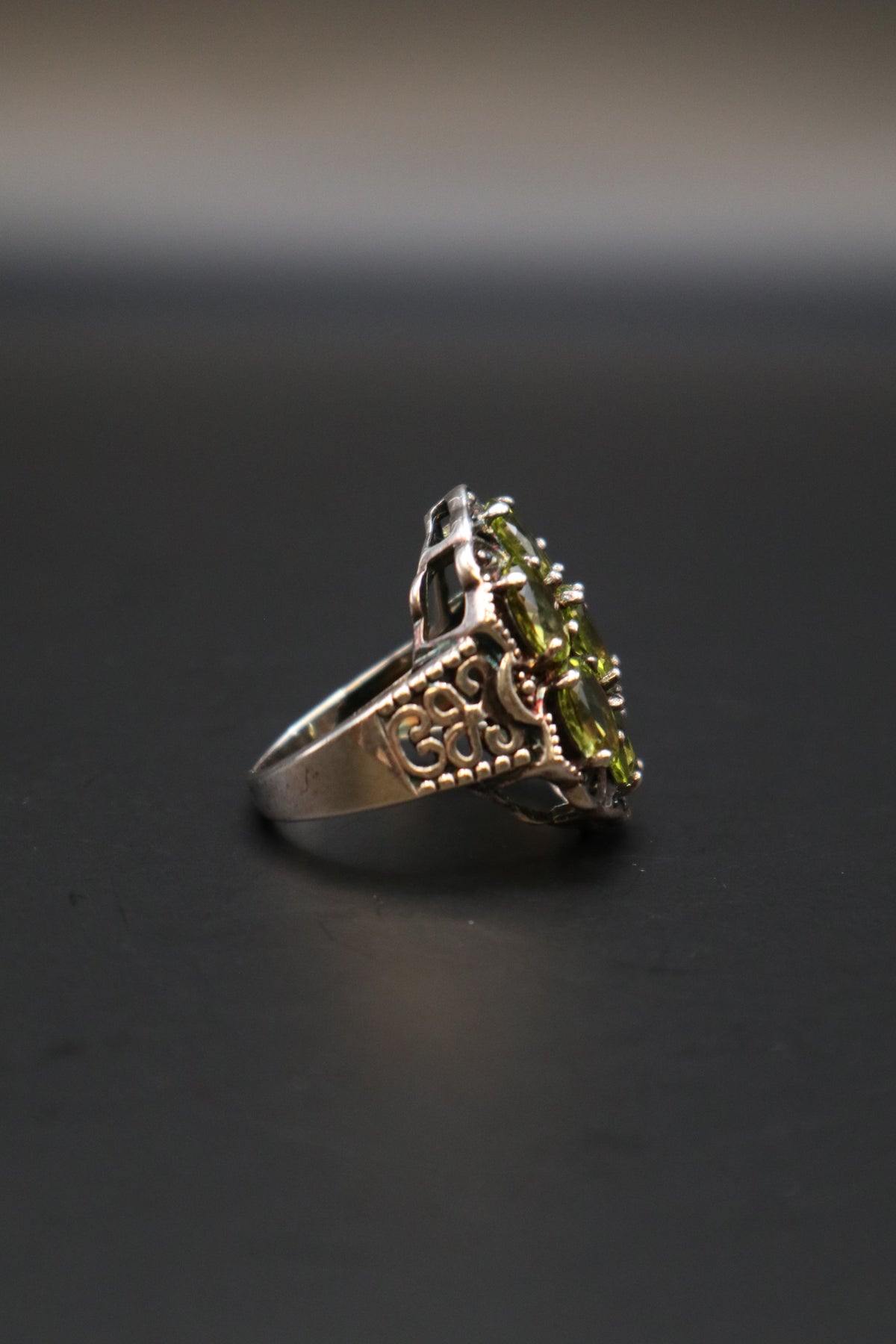 VINTAGE 925 RJ SIGNED STERLING SILVER PERIDOT RING SIZE 6