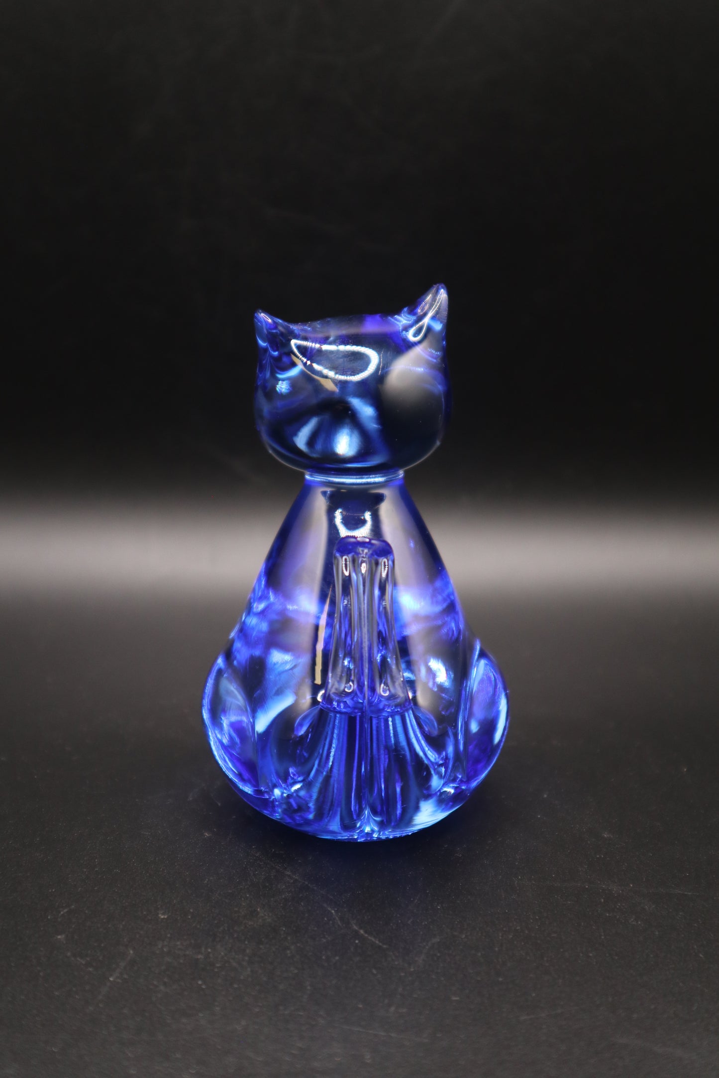 VINTAGE HAND BLOWN COBALT BLUE ART GLASS SMALL CAT