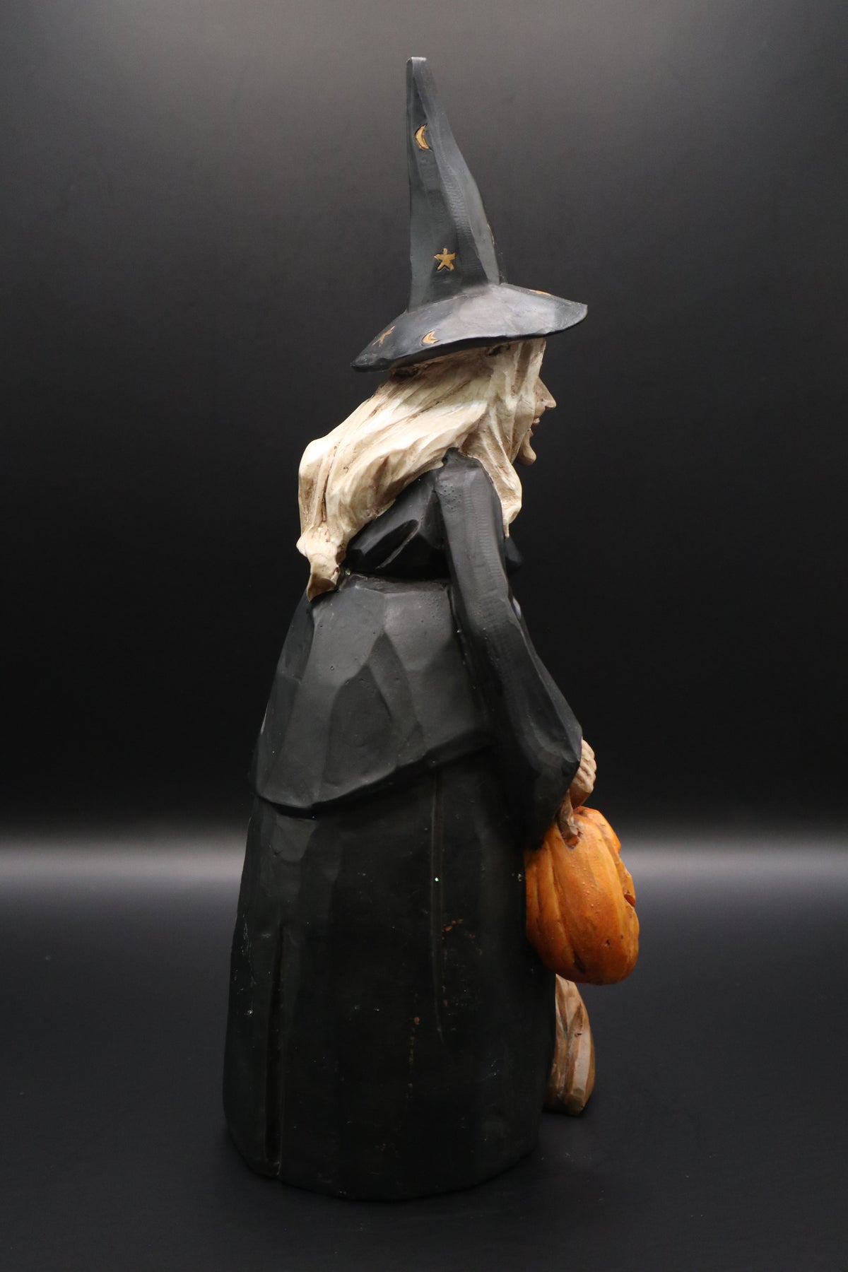 VINTAGE RESIN FOLK ART HALLOWEEN WITCH