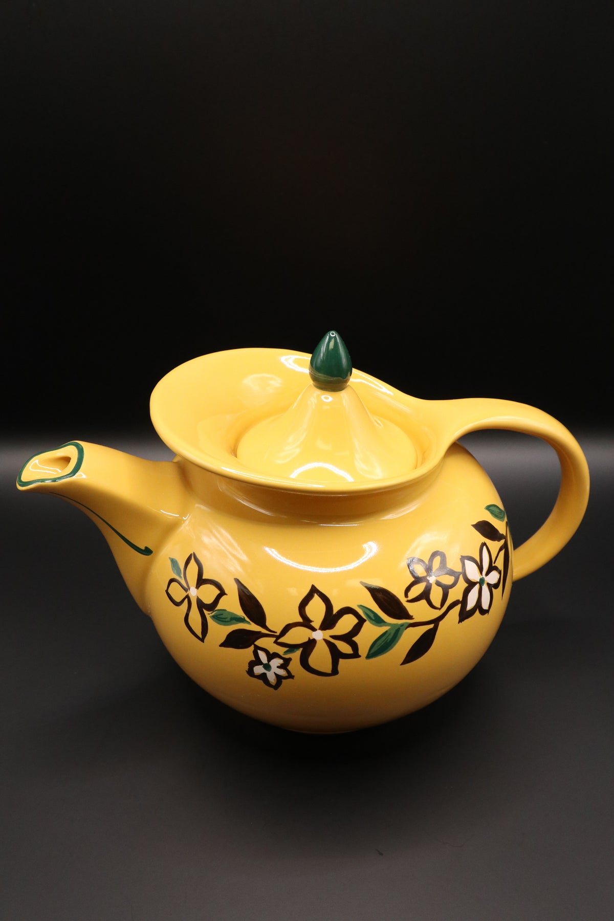 VINTAGE HALL CHINA "WINDSHIELD" TEAPOT