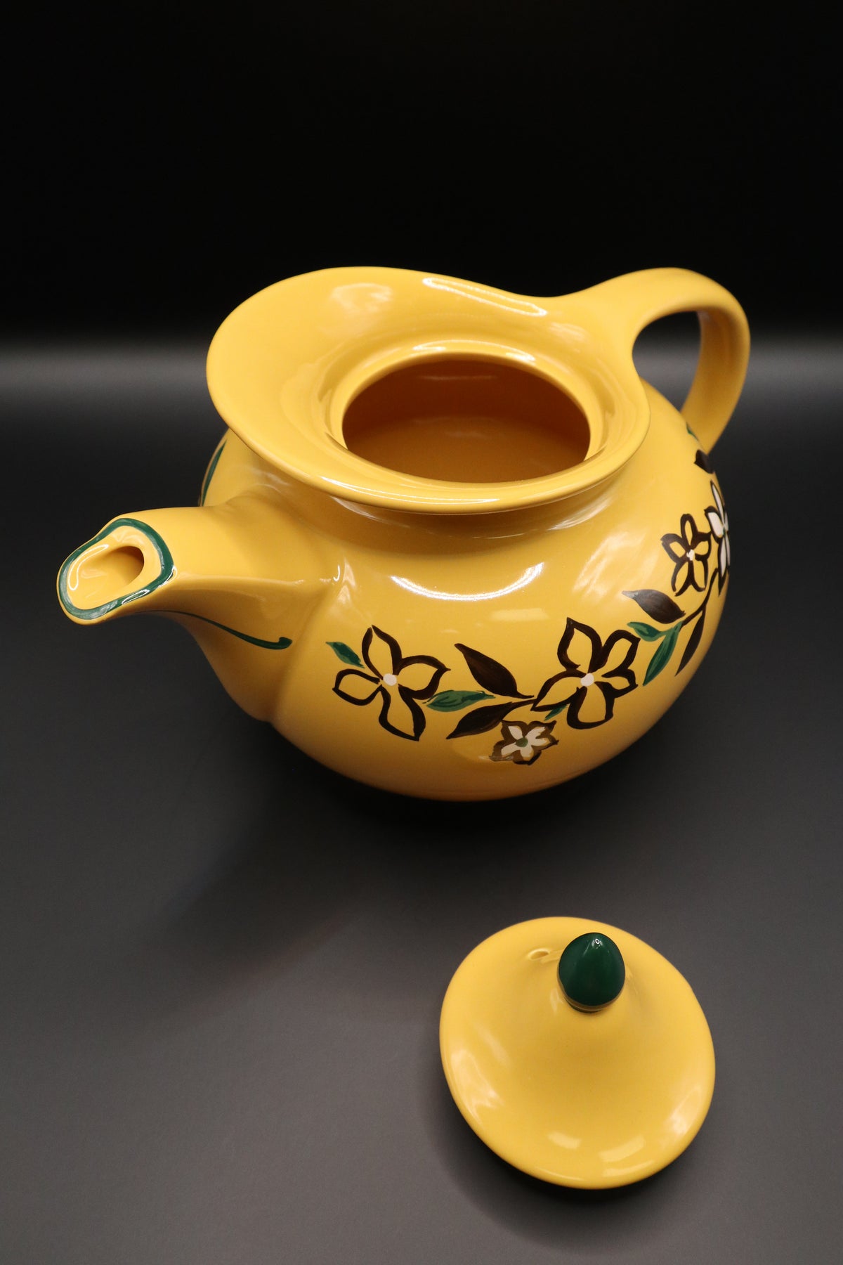 VINTAGE HALL CHINA "WINDSHIELD" TEAPOT
