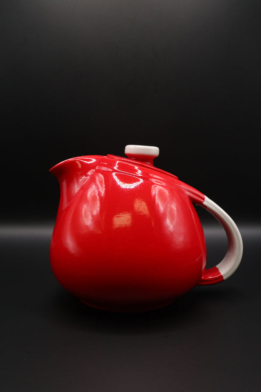 VINTAGE HALL CHINA QUALITY KITCHENWARE "PERT" TEAPOT