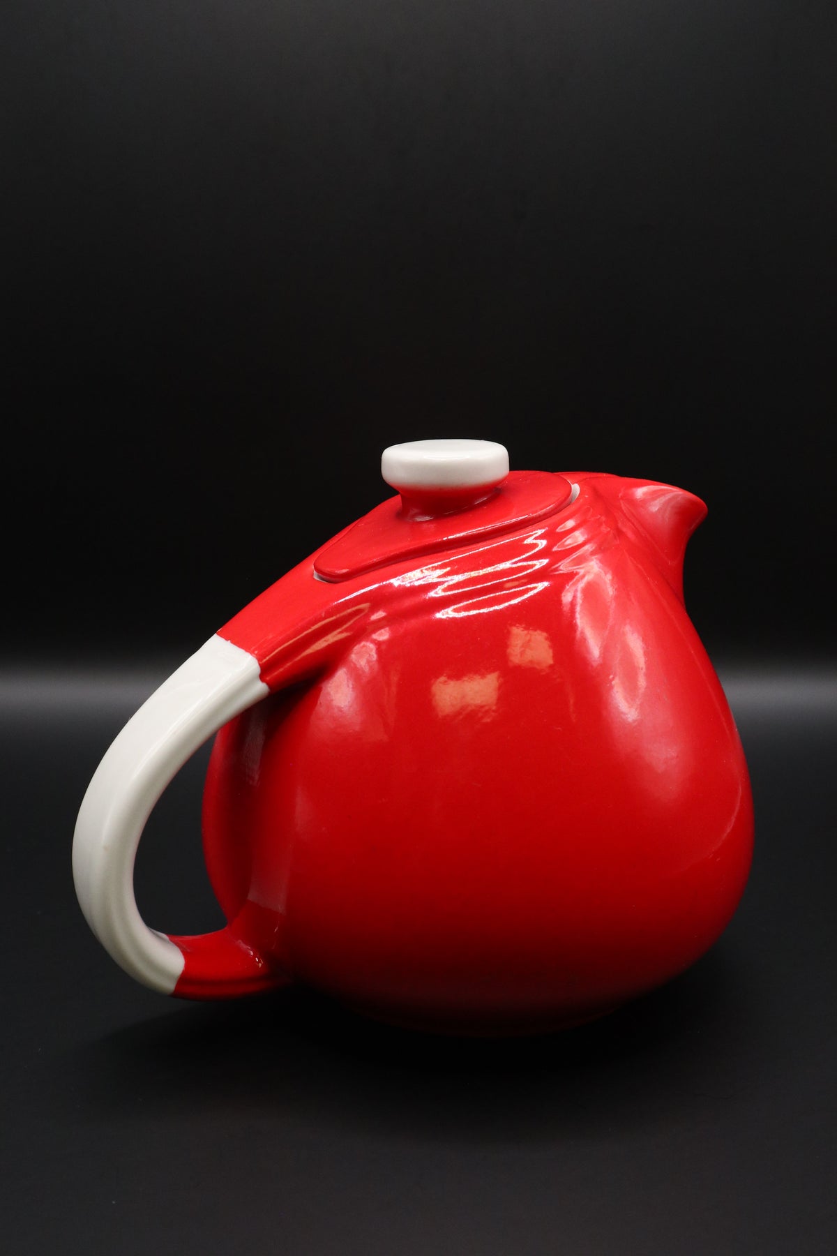 VINTAGE HALL CHINA QUALITY KITCHENWARE "PERT" TEAPOT