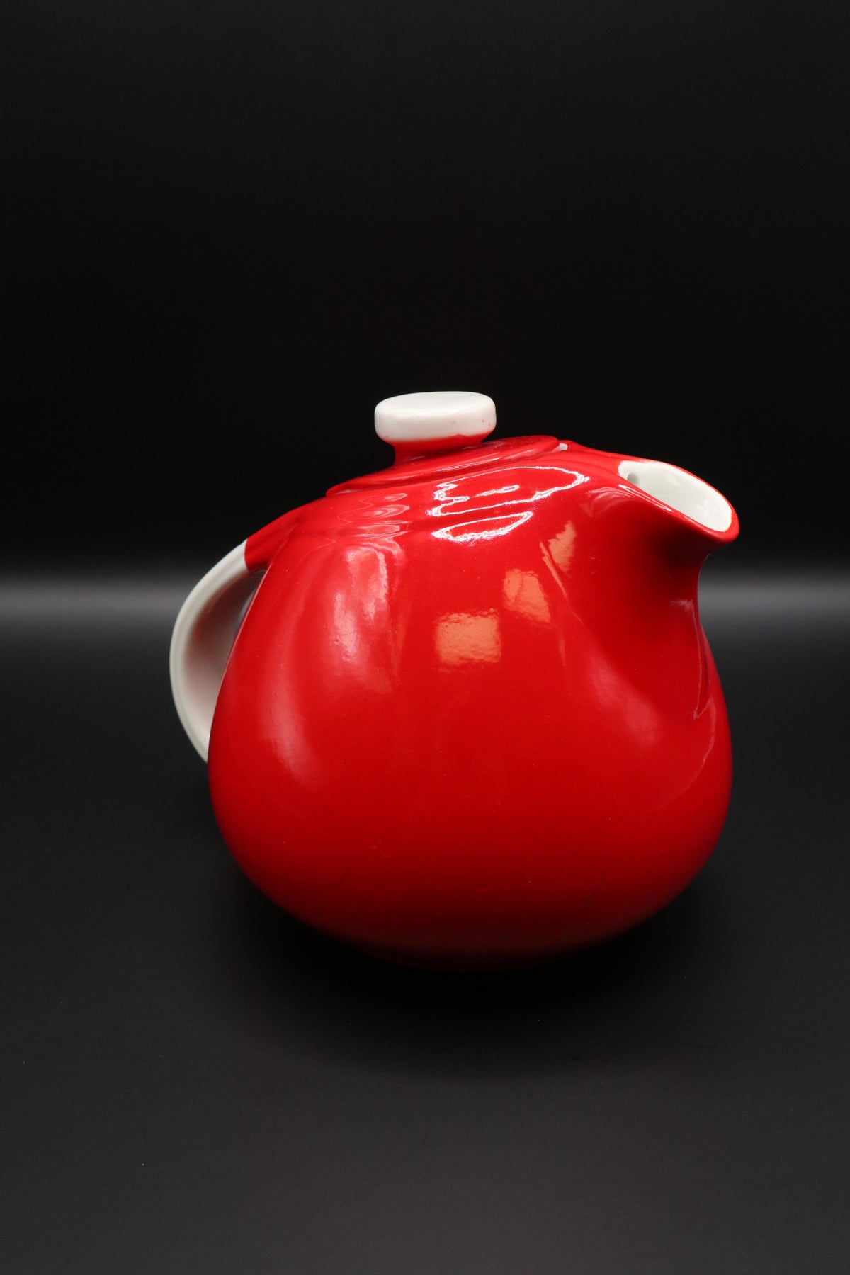 VINTAGE HALL CHINA QUALITY KITCHENWARE "PERT" TEAPOT