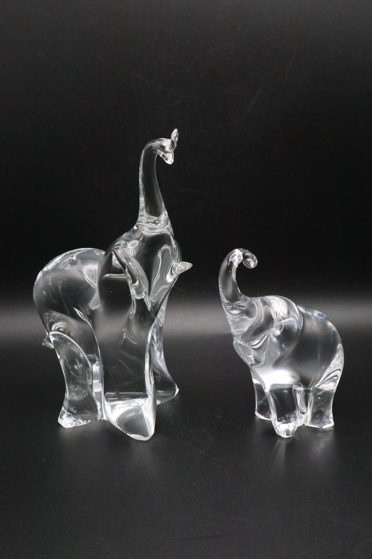 VINTAGE SET OF 2 ART GLASS ELEPHANTS