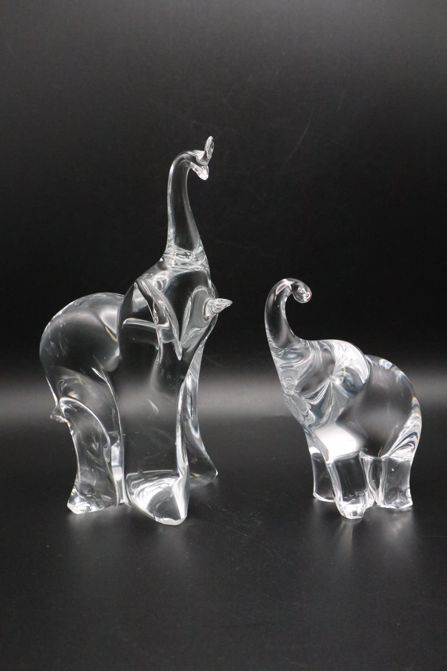 VINTAGE SET OF 2 ART GLASS ELEPHANTS