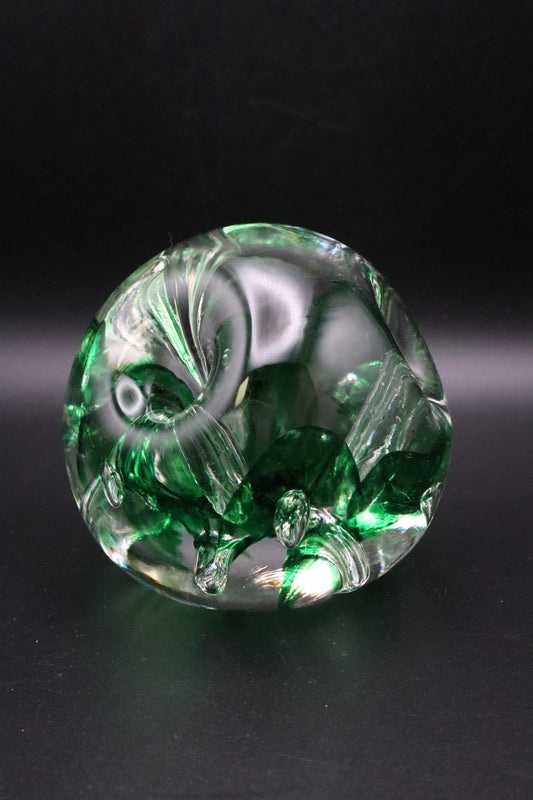 SIGNED JOE ZIMMERMAN GREEN ART GLASS PAPERWEIGHT