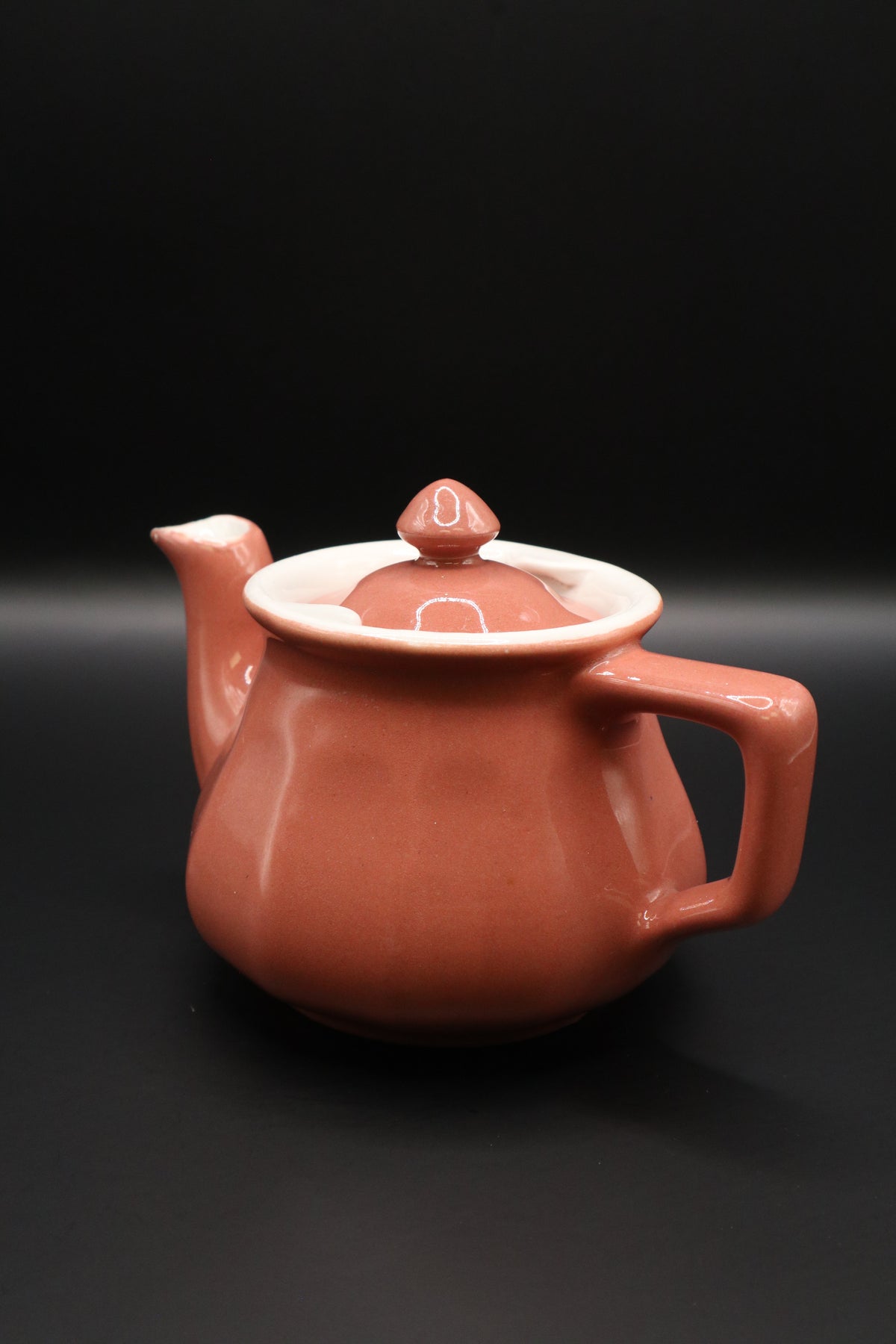 VINTAGE HALL CHINA INDIVIDUAL TEAPOT (AS IS)