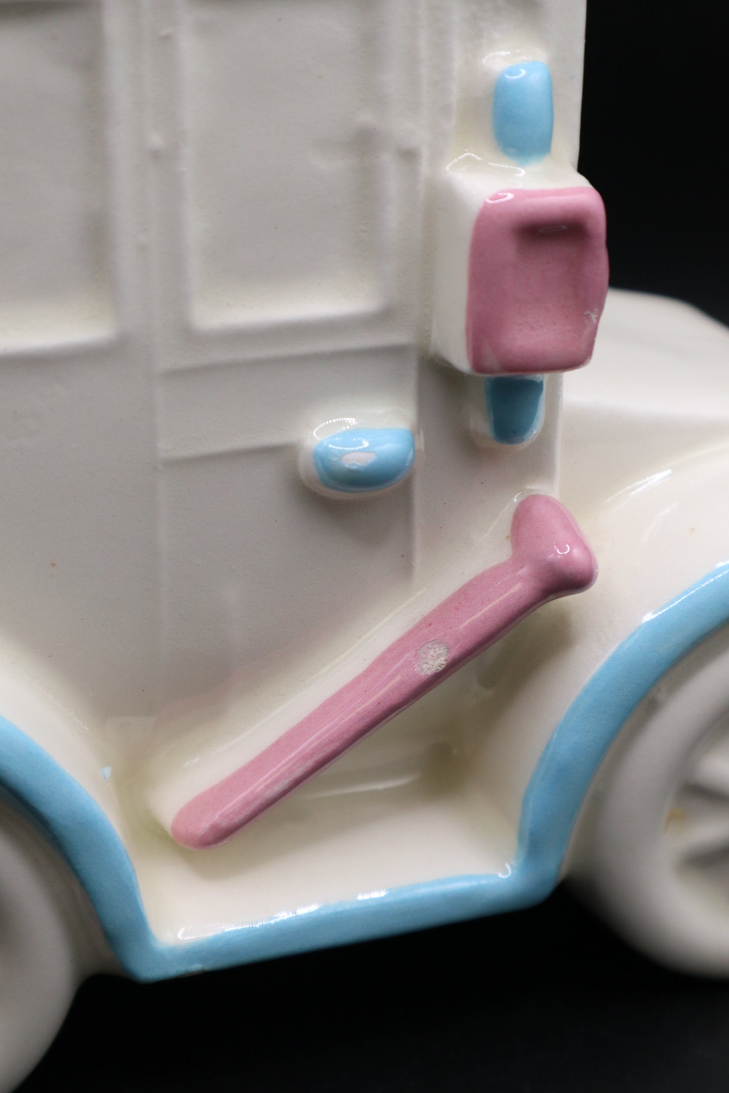 VINTAGE CERAMIC PASTEL NURSERY ROOM MODEL T PLANTER
