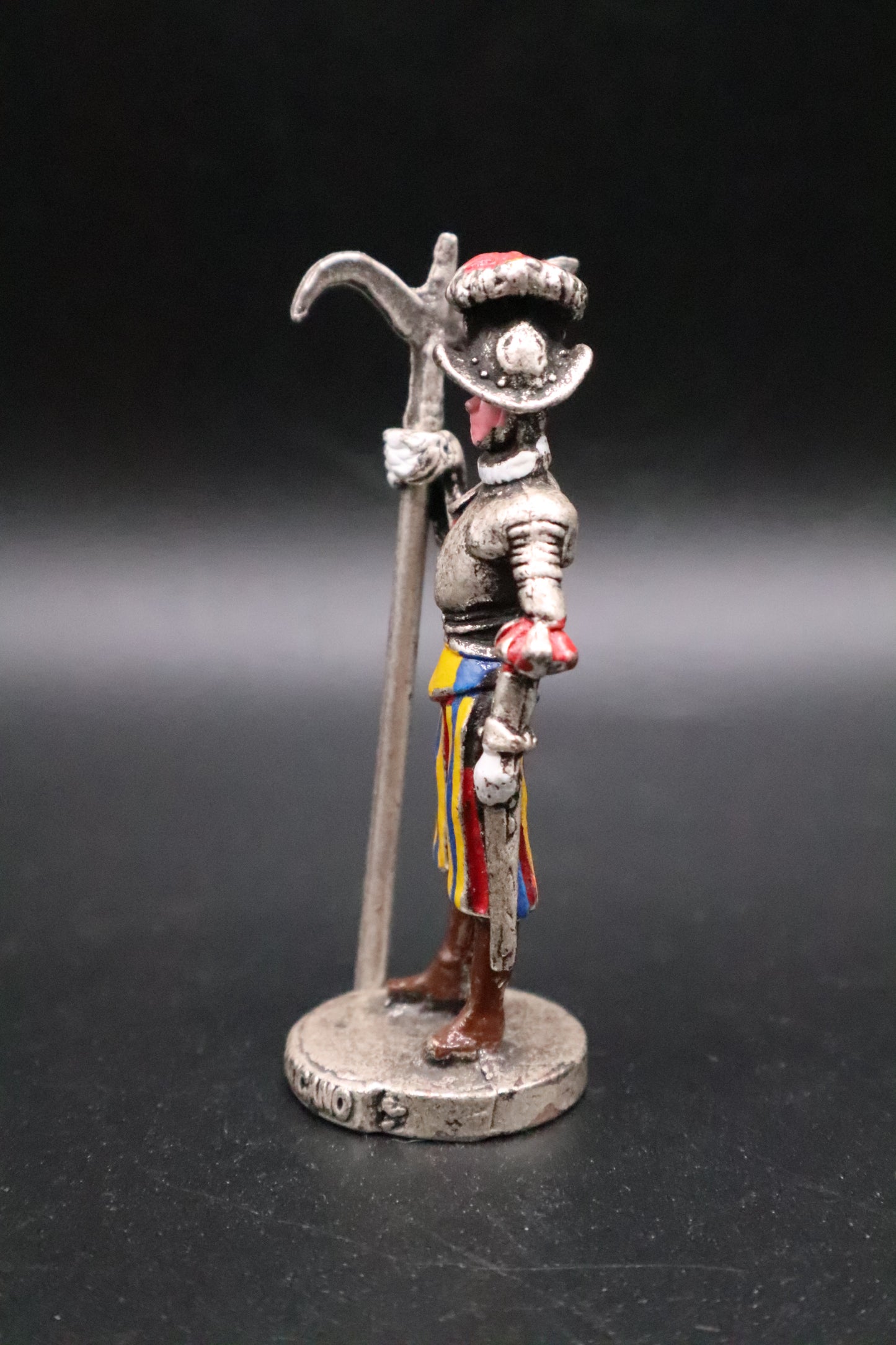 PONTIFICAL SWISS GUARD TOY SOLDIER
